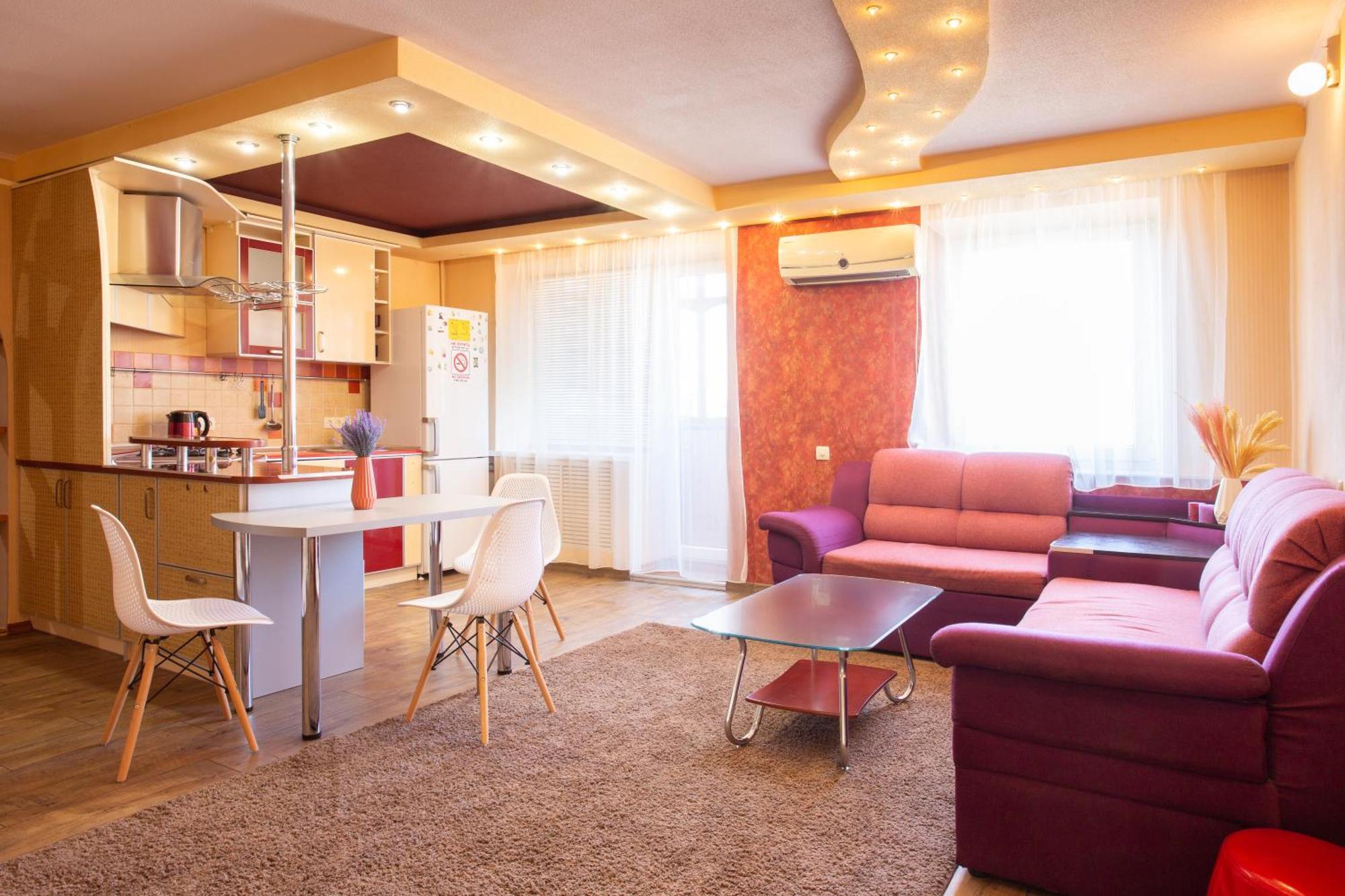 Heroiv Kharkova Avenue 38-64 Apartment